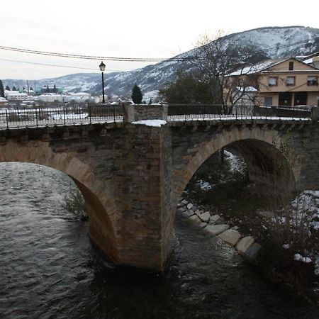 Hostal Restaurante Mendez Villafranca Del Bierzo Luaran gambar