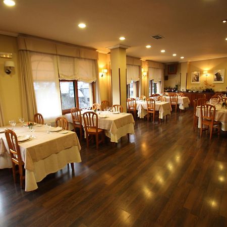 Hostal Restaurante Mendez Villafranca Del Bierzo Luaran gambar