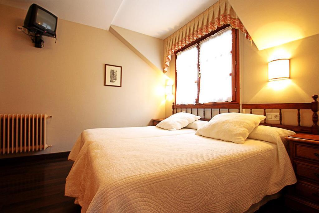 Hostal Restaurante Mendez Villafranca Del Bierzo Bilik gambar