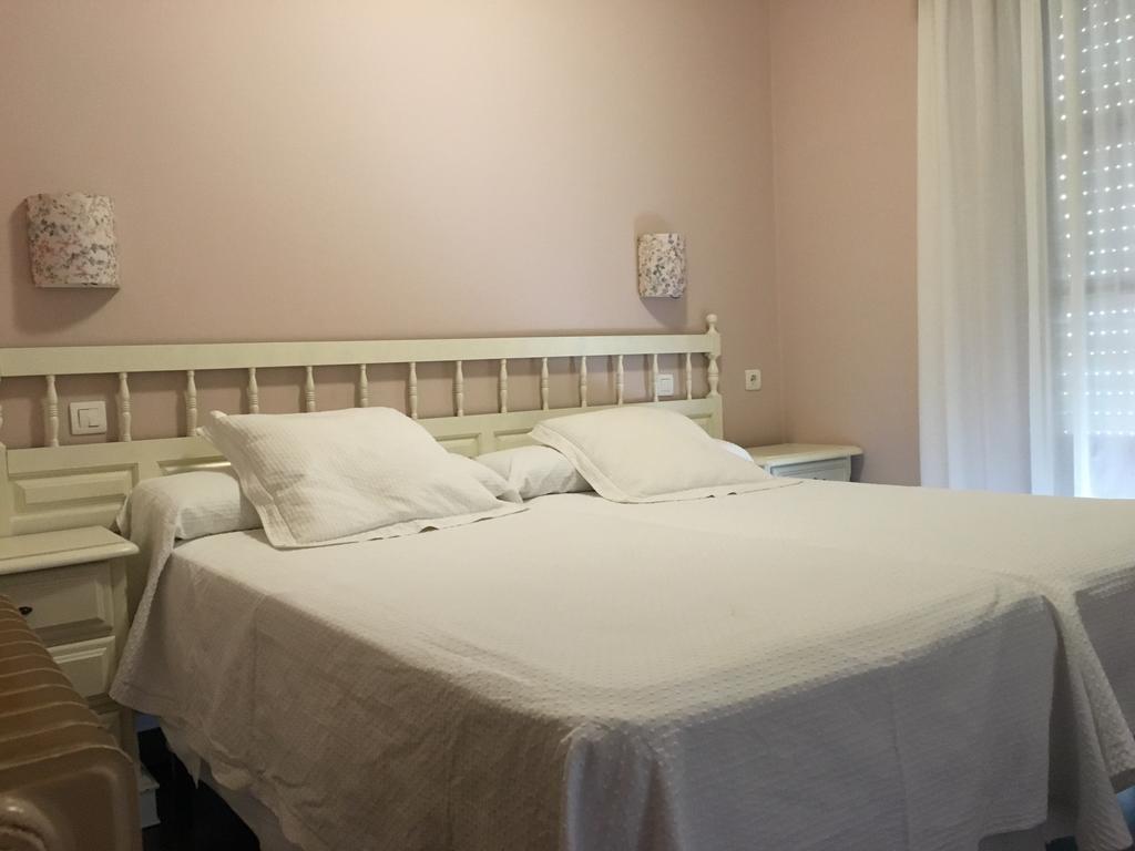 Hostal Restaurante Mendez Villafranca Del Bierzo Luaran gambar