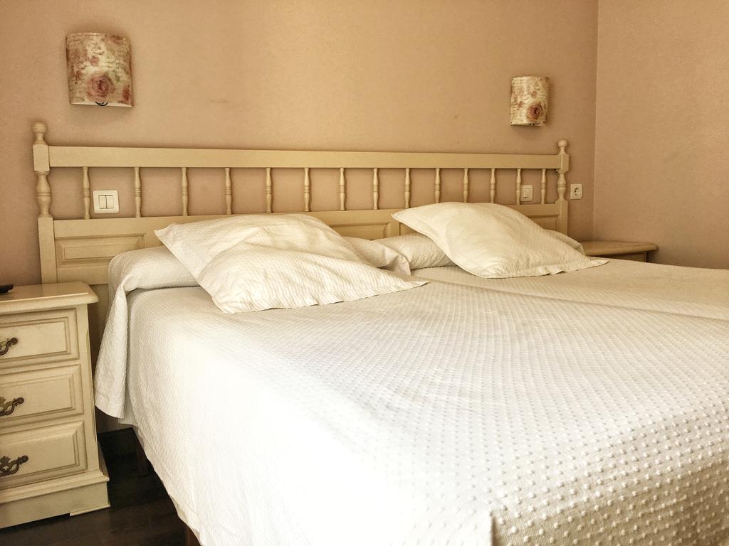 Hostal Restaurante Mendez Villafranca Del Bierzo Luaran gambar